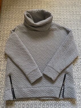 GAP Women's Quilted Jacquard Funnel Neck Pullover with Zipper Accents